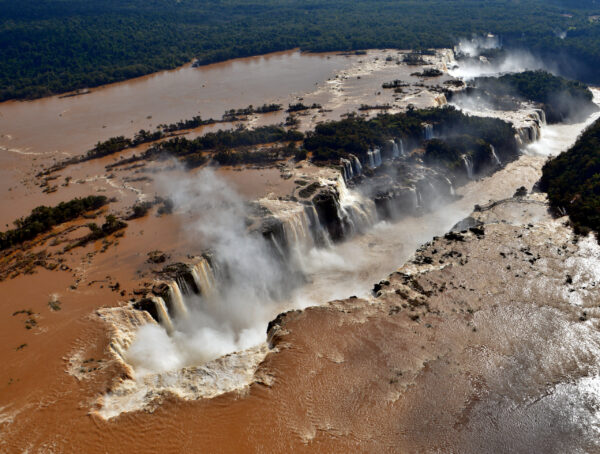 Игуасу. 10 минут полета.
