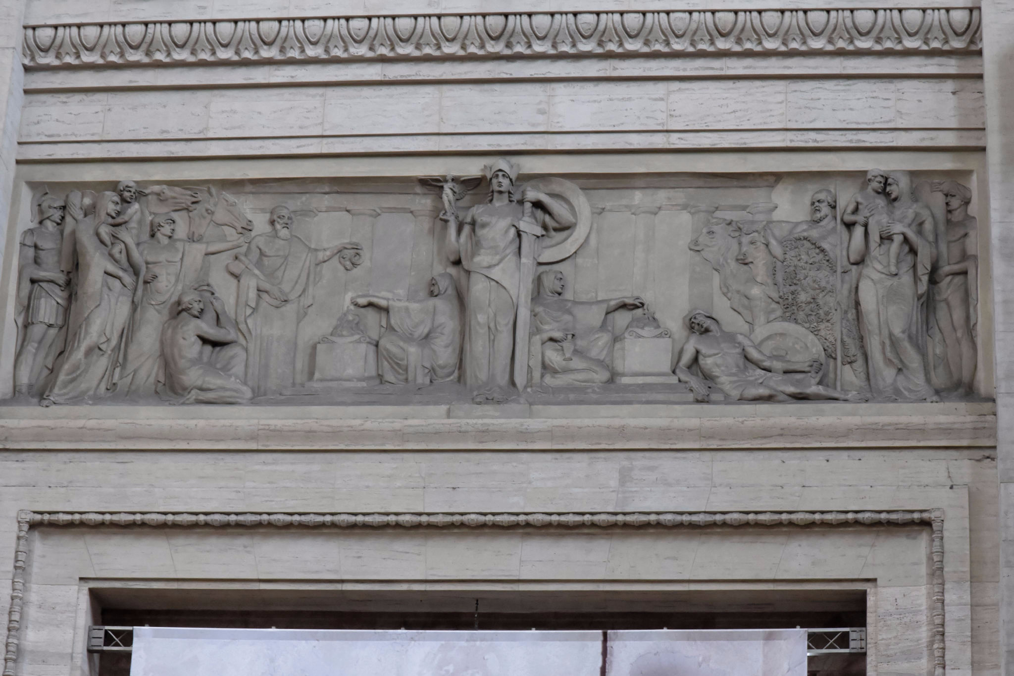 Milano Centrale. Стационе колоссале тоталитаре