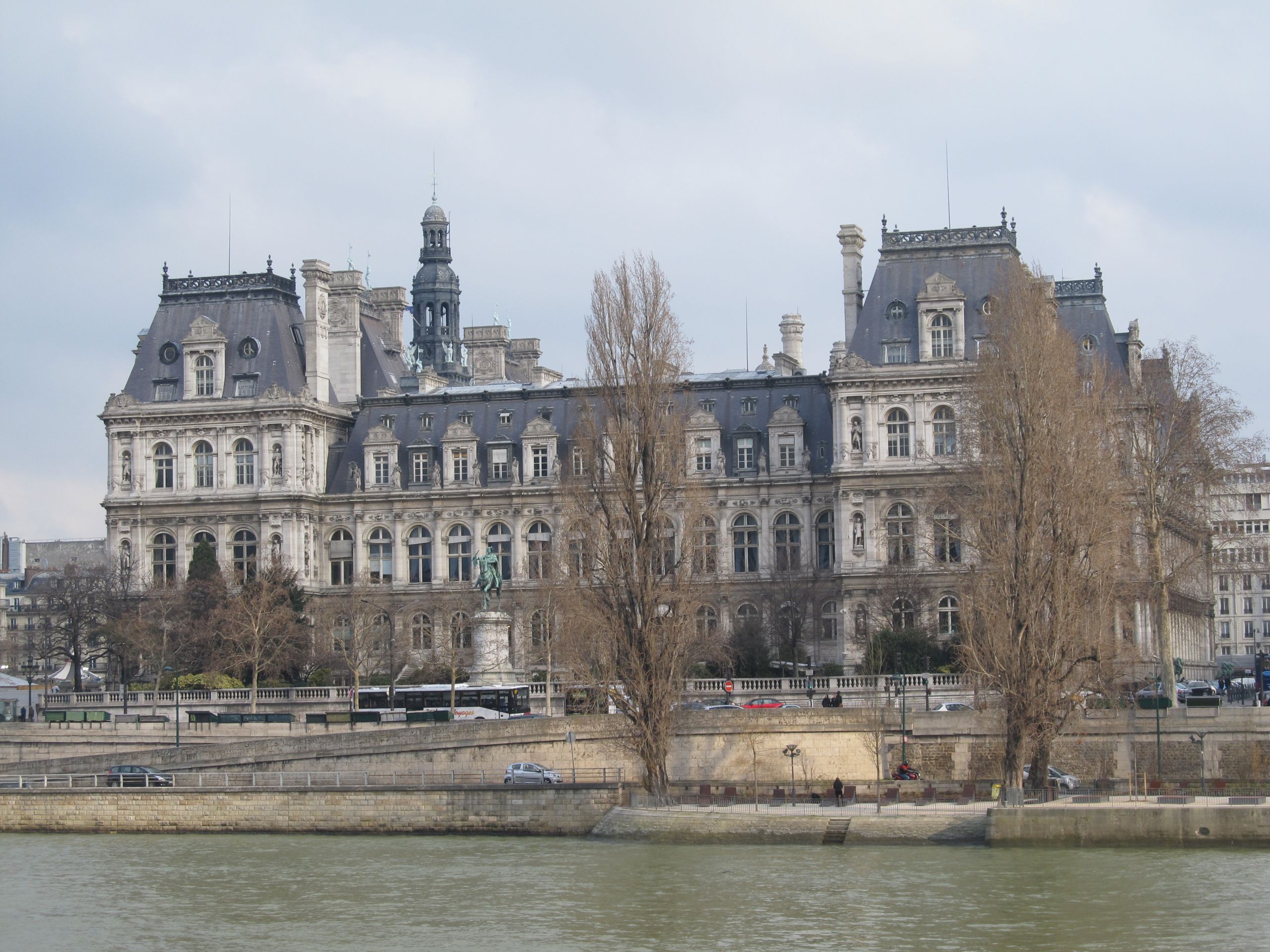 Прогулки вокруг Нотр Дам де Пари