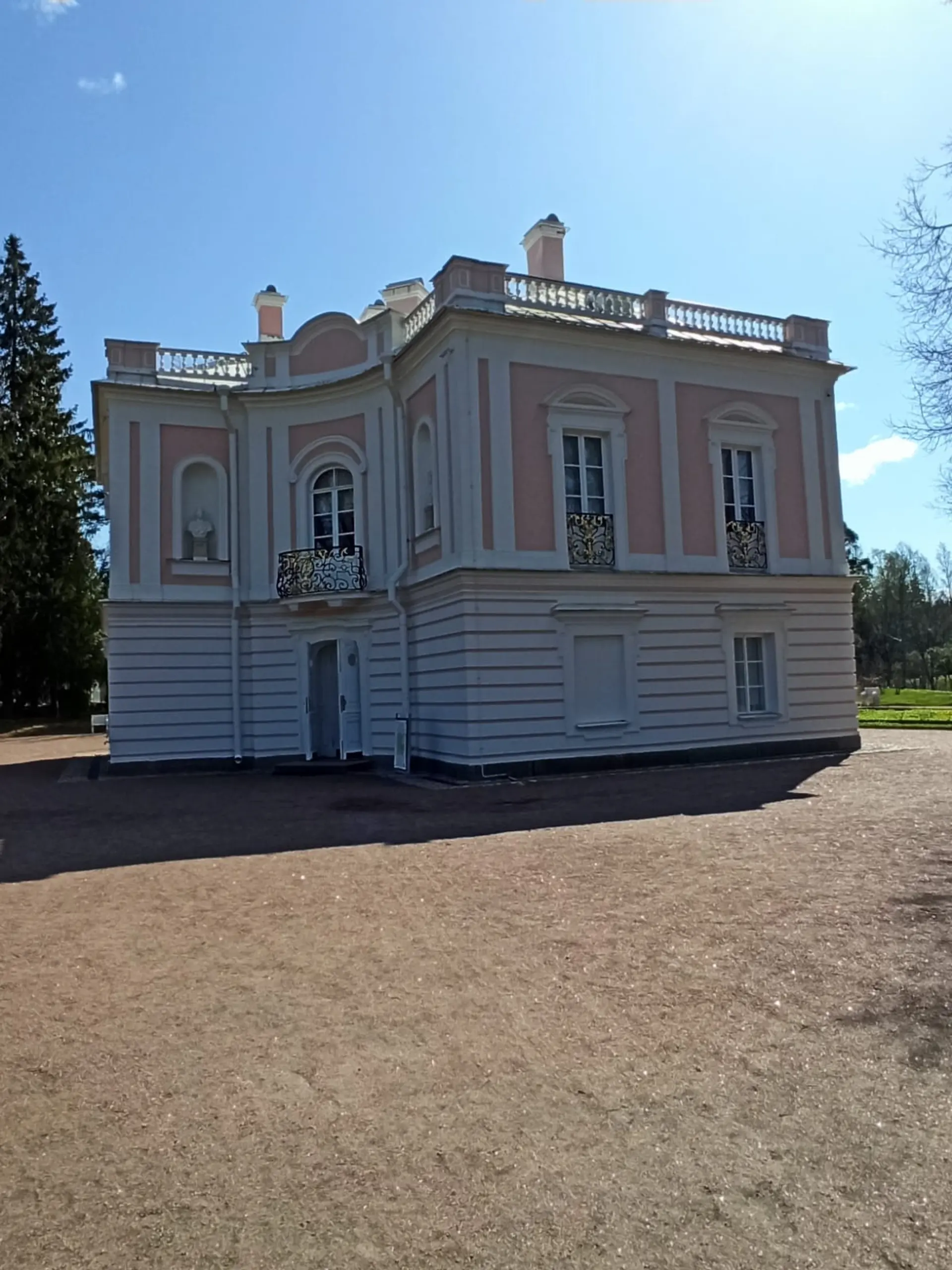 Прогулка по Дворцу Петра III в парке Ораниенбаум Ленинградской области