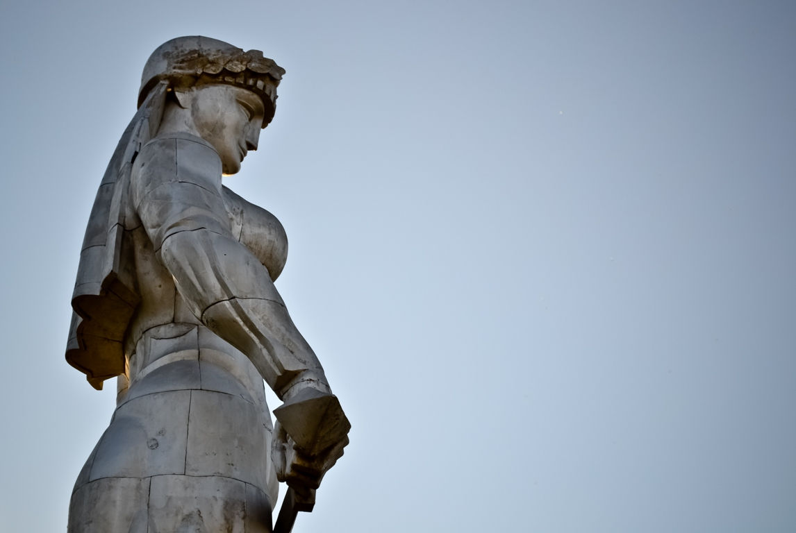 Крепость Нарикала и узкие улицы старого Тбилиси